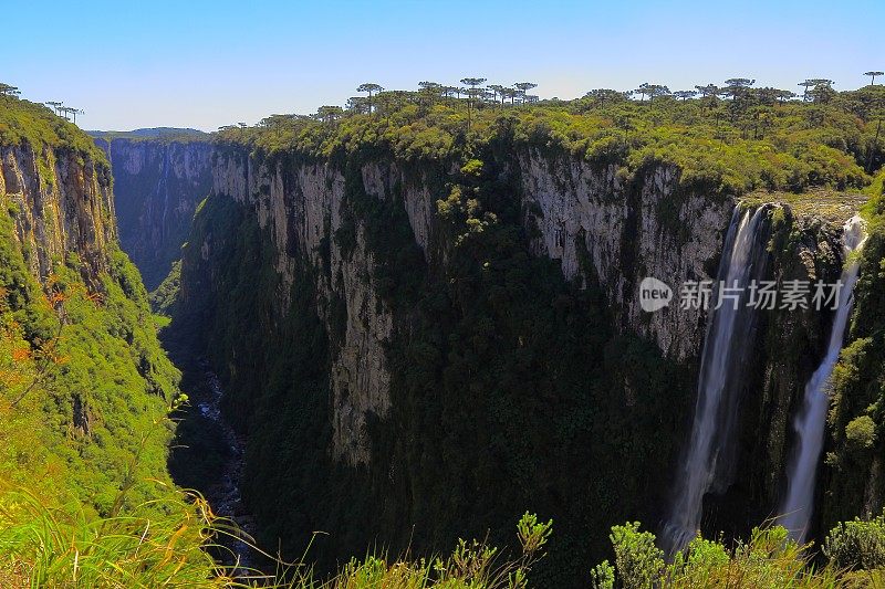 瀑布和峡谷Itaimbezinho在大do Sul，巴西